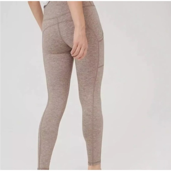 EUC Aerie The Hugger legging - Picture 2 of 5